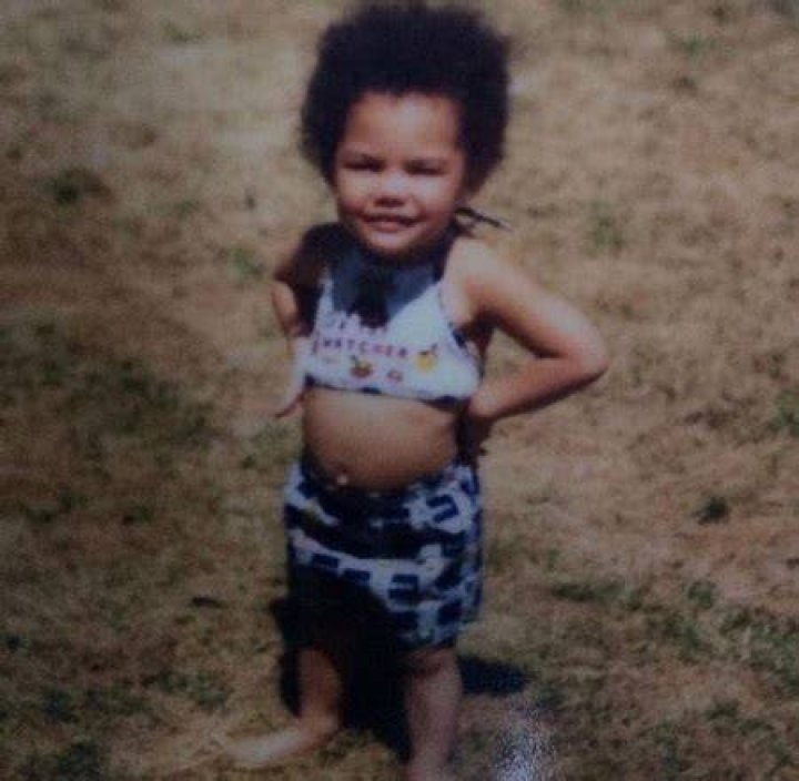 Amanza Smith childhood picture with her mother