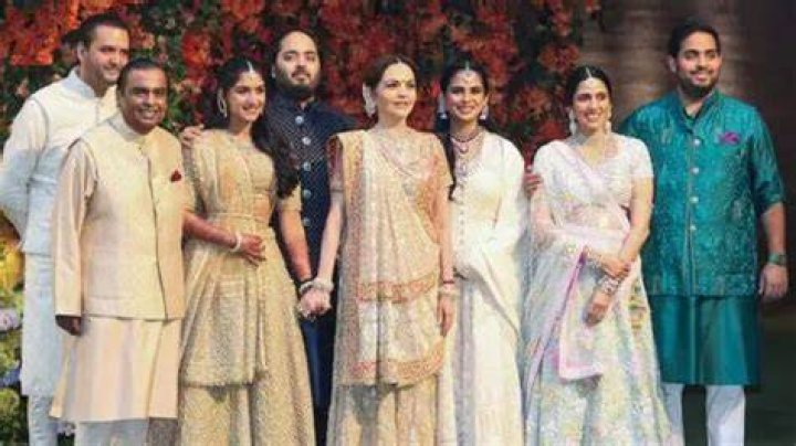 Anant with his dad Mukesh Ambani and mother Nita Ambani