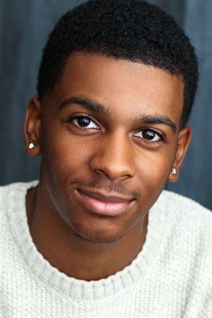 Brett Gray – Celebsgraphy