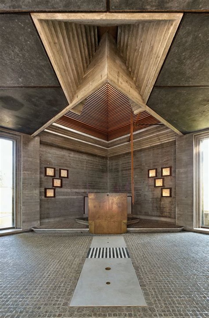 Carlo Scarpa's Vase