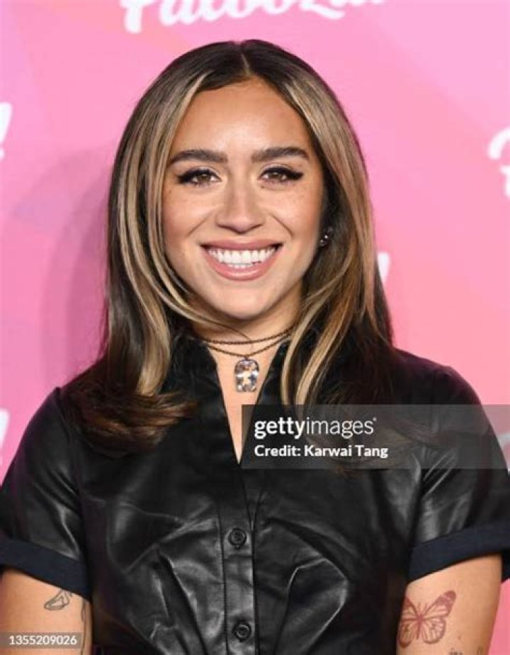 Chelcee Grimes as a singer