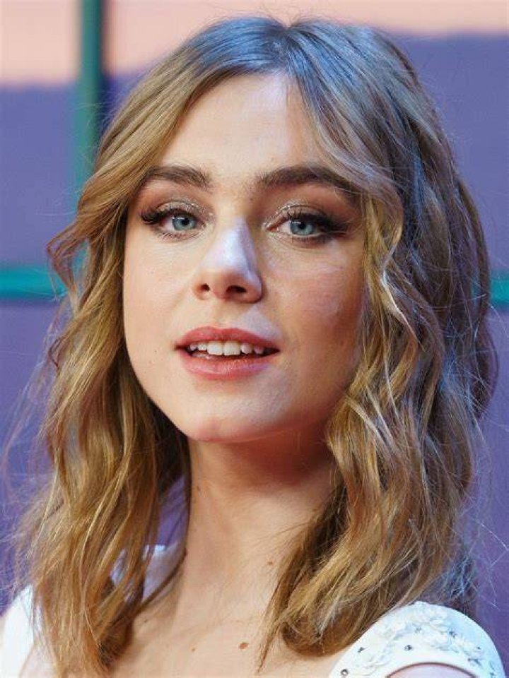 Clara Galle Spanish aspiring actress, Instagram influencer, and social media star from Pamplona, Spain