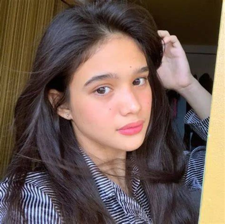 Criza Taa Net Worth, Income Source & Salary