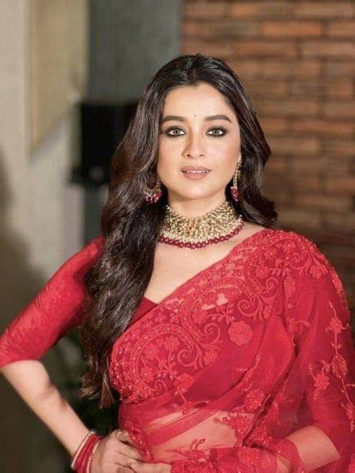 Darshana Banik height