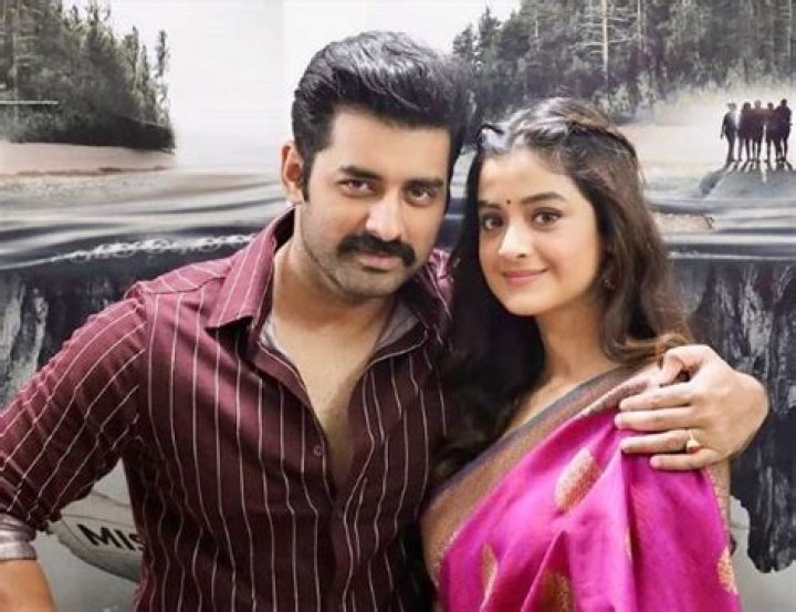 Darshana Banik with her fellow actor