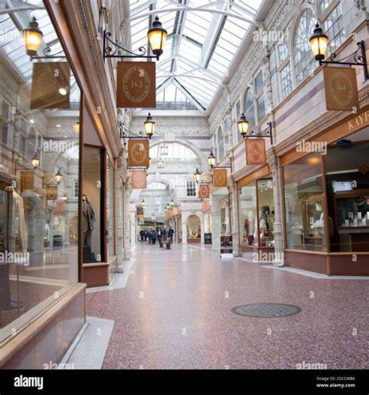 Dejon shopping expensive 'Louis Vuitton'