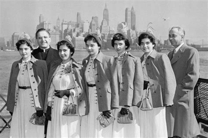 Elzire Dionne With Quintuplets