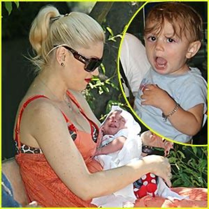 Gwen stefani breastfeeding
