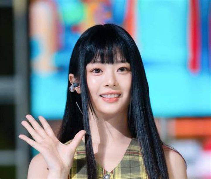 Hanni Pham wiki