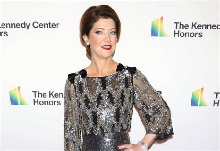 How tall is Norah O'Donnell
