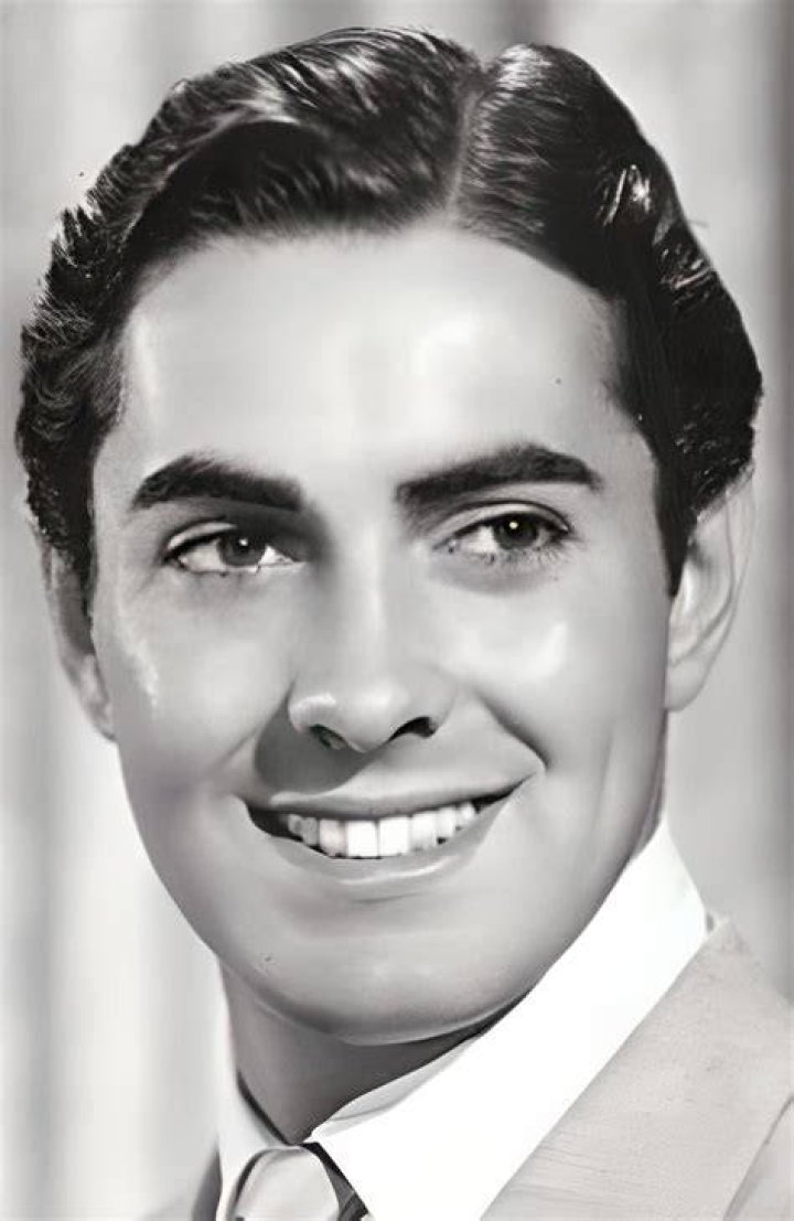 How tall is Tyrone Power