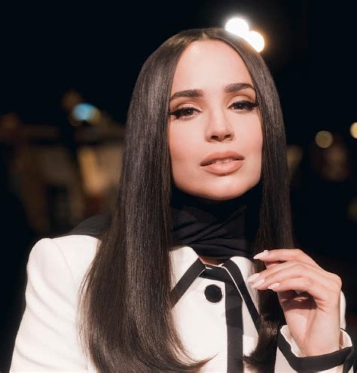 Instagram promoting Sofia Carson for Golden Globes 2020