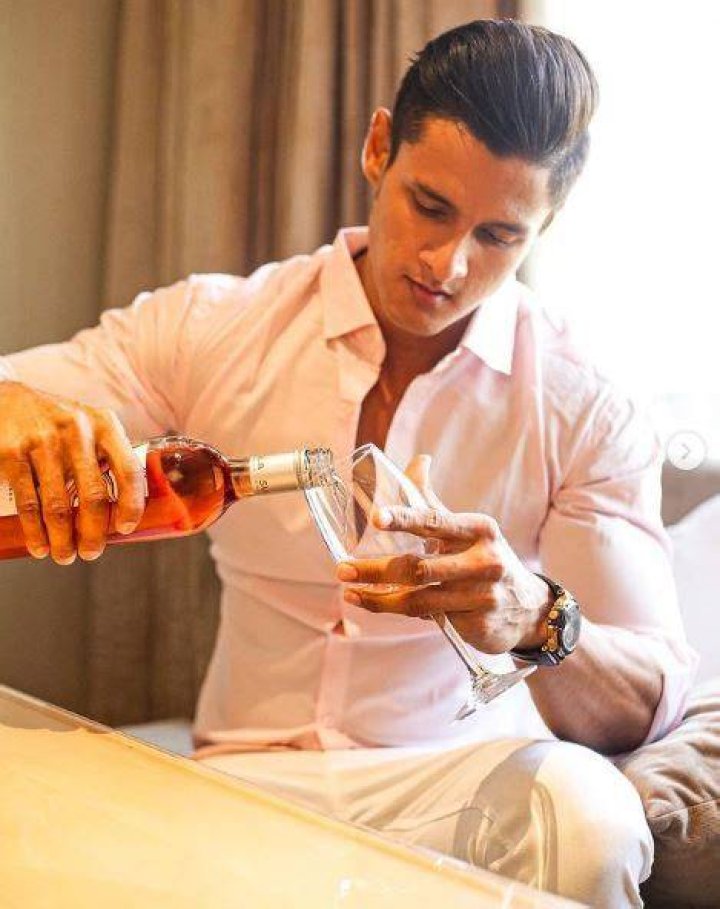 Jay Dudhane is alcoholic
