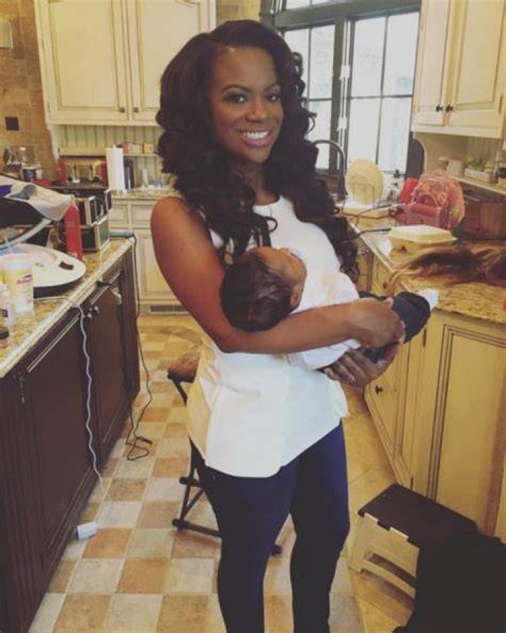 Kandi burruss breastfeeding