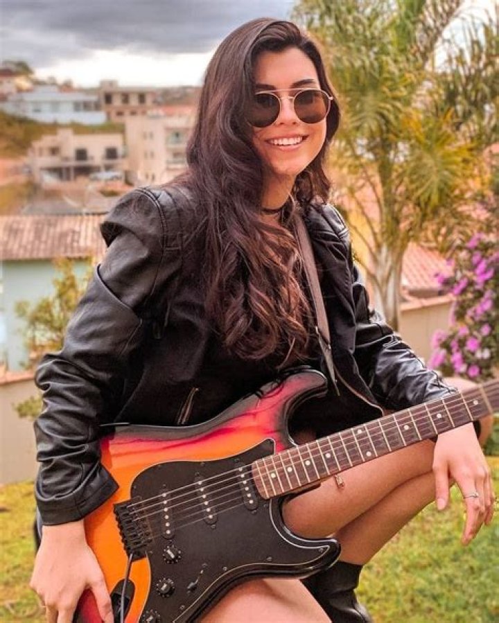 Larissa Liveir height