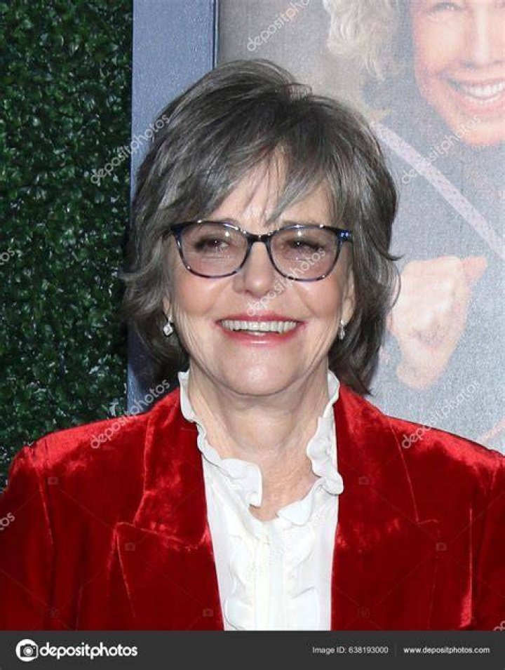 LOS ANGELES - JAN 10: Sally Field arrives to the "Critic's Choi