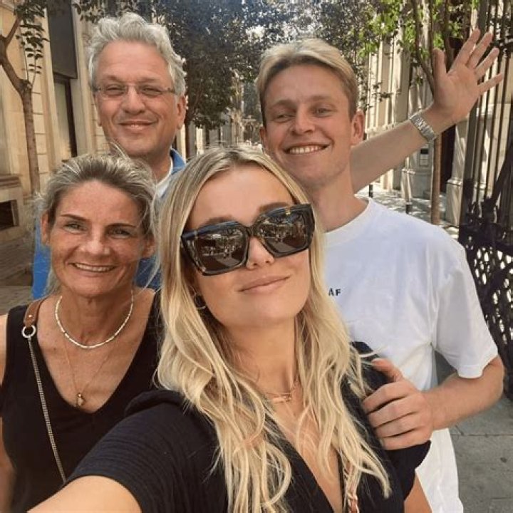 Mikky Kiemeney with her family