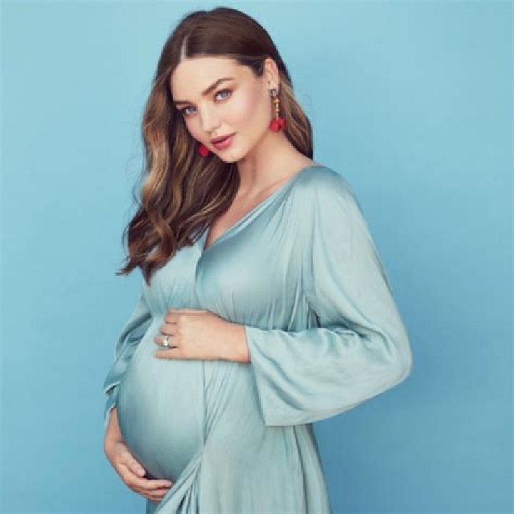 Miranda kerr breastfeeding nursing