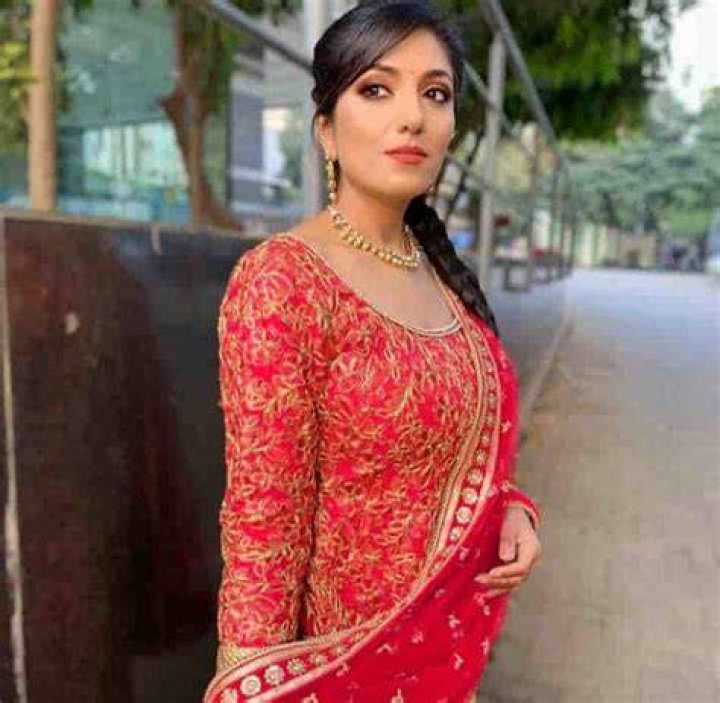Neha Khan&nbsp;Height & Weight (Physical&nbsp;Appearance)