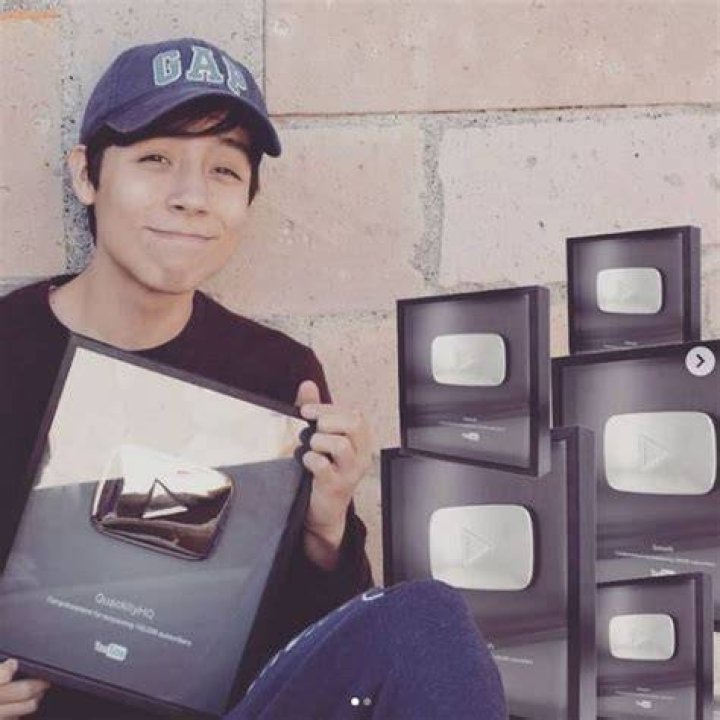 Quackity earns 6 silver YouTube buttons