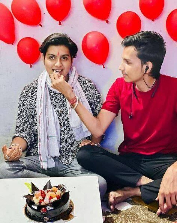 Ratan Chauhan and her friend