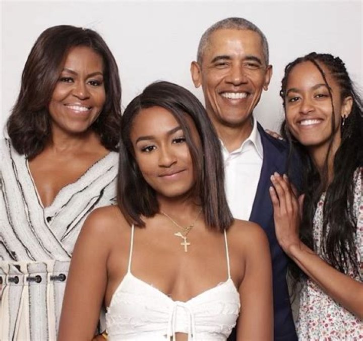 Sasha Obama with her sister Malia Ann Obama