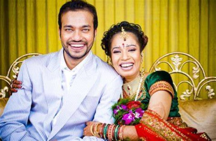 Vicky Jain with his sister and brother in law